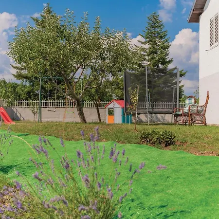 3 Bedroom Gorgeous In Vinjani Gornji Aracici