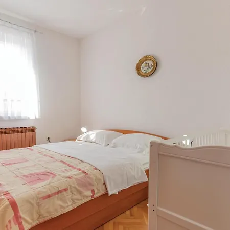 3 Bedroom Gorgeous In Vinjani Gornji * Aracici