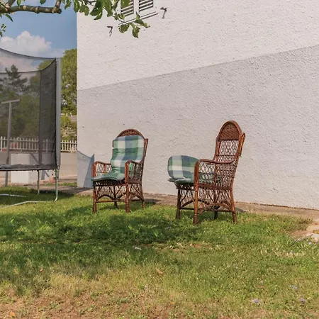 3 Bedroom Gorgeous In Vinjani Gornji Aracici