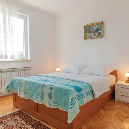 Holiday home 3 Bedroom Gorgeous In Vinjani Gornji Aracici