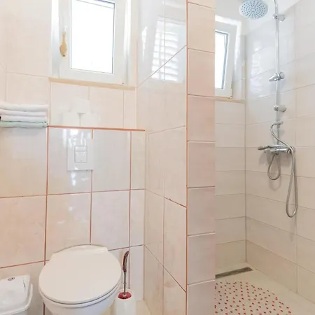 3 Bedroom Gorgeous In Vinjani Gornji * Aracici